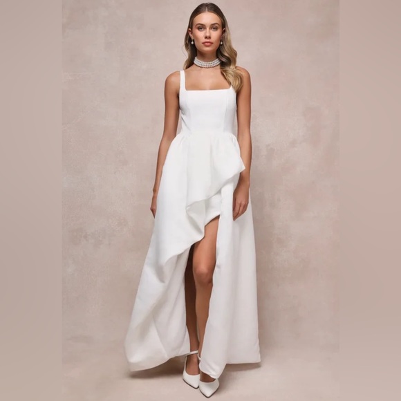 Elliatt Dresses & Skirts - Elliatt Kamala Ivory Asymmetrical High-Low Bustier Maxi Dress NWT XS